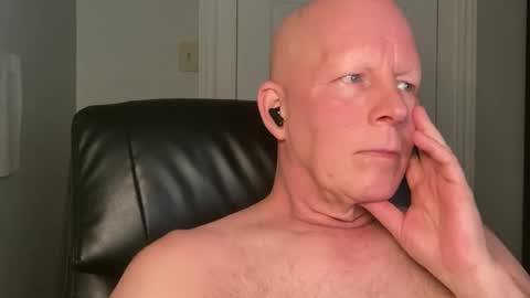 Snapshot of eddygl1968 chatting on February 2025 03:42:01 AM Eddy online show from February 2025 03:42:01 AM