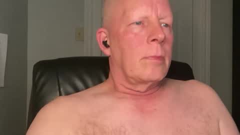 Snapshot of eddygl1968 chatting on October 2025 02:15:01 AM Eddy online show from October 2025 02:15:01 AM