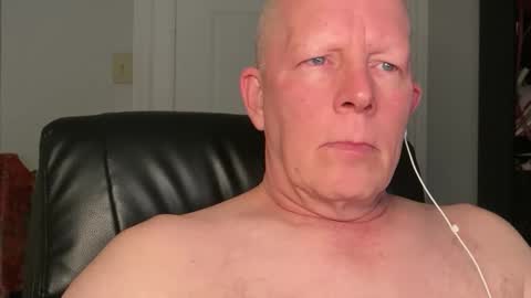 Snapshot of eddygl1968 chatting on November 2025 03:28:02 AM Eddy online show from November 2025 03:28:02 AM