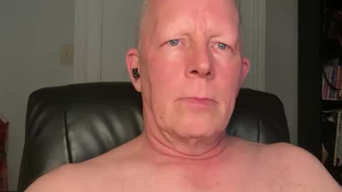 Snapshot of eddygl1968 chatting on December 2025 03:33:01 AM Eddy online show from December 2025 03:33:01 AM