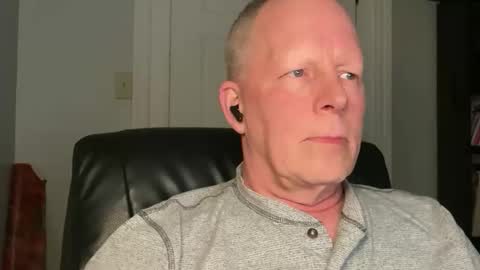 Snapshot of eddygl1968 chatting on December 2025 02:39:01 AM Eddy online show from December 2025 02:39:01 AM