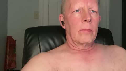 Snapshot of eddygl1968 chatting on December 2025 03:36:01 AM Eddy online show from December 2025 03:36:01 AM