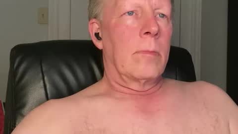 Snapshot of eddygl1968 chatting on February 2026 02:48:01 AM Eddy online show from February 2026 02:48:01 AM