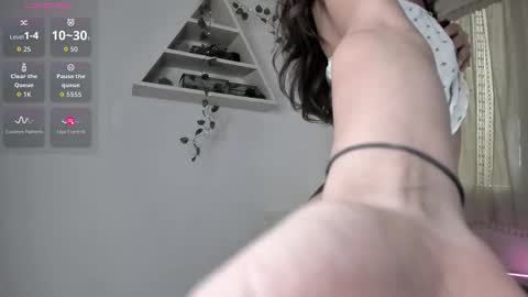 Snapshot of eden_heaven chatting on October 2025 07:06:02 AM Eden Heaven online show from October 2025 07:06:02 AM