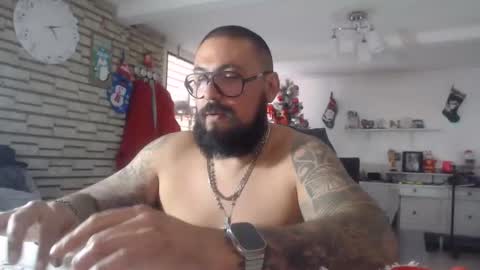 edgarram83 online show from December 2025 08:24:02 PM