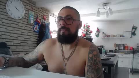 edgarram83 online show from December 2025 04:25:01 PM