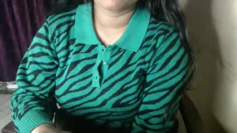 Snapshot of edin_rose chatting on November 2025 04:32:02 PM Edin online show from November 2025 04:32:02 PM