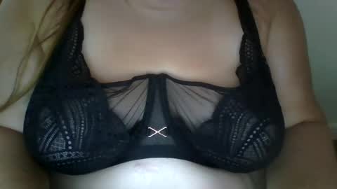 Snapshot of edith1237 chatting on July 2026 06:42:02 AM edith1237 online show from July 2026 06:42:02 AM