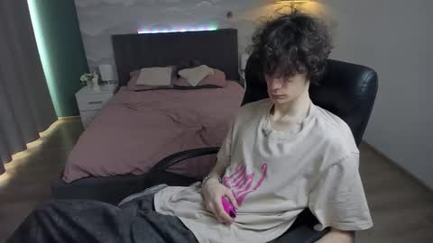 edvardblare online show from September 2025 10:42:02 AM