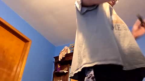 edwardaims_2please online show from November 2025 05:51:02 PM