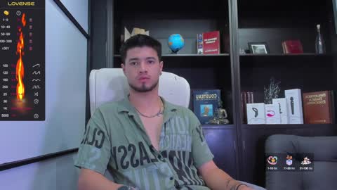 Snapshot of edwardross_ chatting on January 2025 07:43:01 PM Edward Ross online show from January 2025 07:43:01 PM