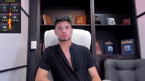 Snapshot of edwardross_ chatting on March 2025 10:43:01 PM Edward Ross online show from March 2025 10:43:01 PM