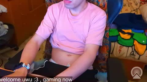 Snapshot of edwarh_01 chatting on February 2026 11:59:01 PM Alex online show from February 2026 11:59:01 PM