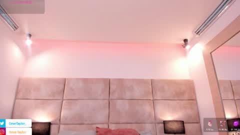 Snapshot of eevee_taylor chatting on March 2026 03:12:02 AM Eevee online show from March 2026 03:12:02 AM