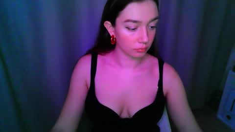 effie_balconii online show from November 2025 01:49:02 PM
