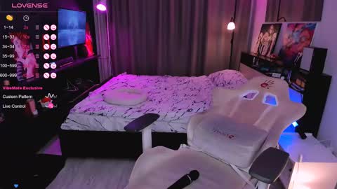 Effie online show from March 2025 06:43:01 PM