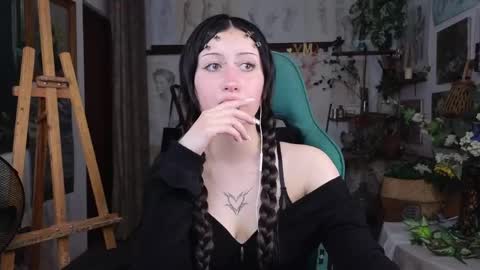 effiemeowley online show from May 2026 11:59:02 AM
