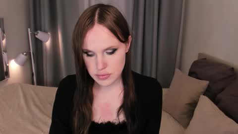 Effie Mur online show from March 2026 10:05:01 PM