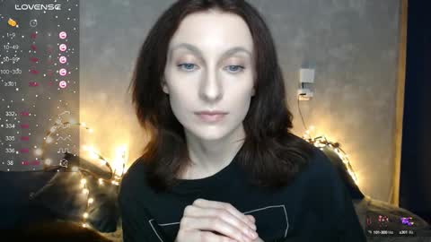 Snapshot of effy_gray chatting on February 2025 12:00:02 PM Anna online show from February 2025 12:00:02 PM