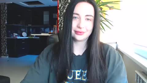 Effy online show from February 2025 11:49:01 AM