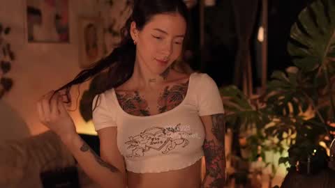 Snapshot of effylowell_ chatting on March 2025 01:23:01 AM Effy online show from March 2025 01:23:01 AM