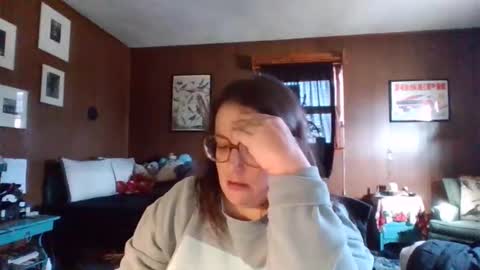 eilidh 3 online show from December 2025 06:36:02 PM