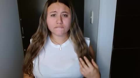 EIMY   MODEL INDEPENDENT online show from November 2025 07:08:02 AM