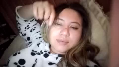 EIMY   MODEL INDEPENDENT online show from November 2025 11:35:01 AM