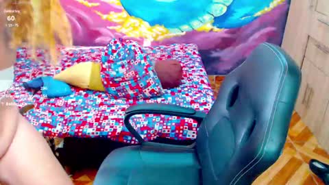 Snapshot of eimy_lorens chatting on December 2024 09:45:01 PM EIMY online show from December 2024 09:45:01 PM