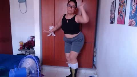eimy_saenzz online show from December 2025 03:39:01 PM
