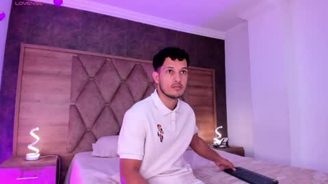 YG COUPLE online show from March 2026 08:42:01 PM