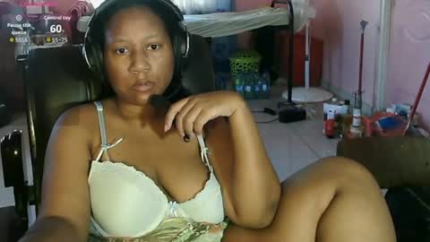 Snapshot of eirondra_valeen chatting on July 2026 10:33:02 AM Eirondra Valeen online show from July 2026 10:33:02 AM