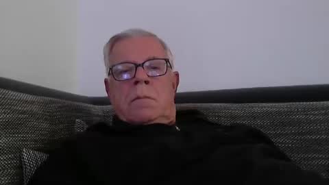 eisbaer1957 online show from November 2025 08:07:01 AM