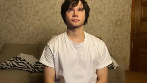 Eitan online show from December 2025 04:25:02 PM