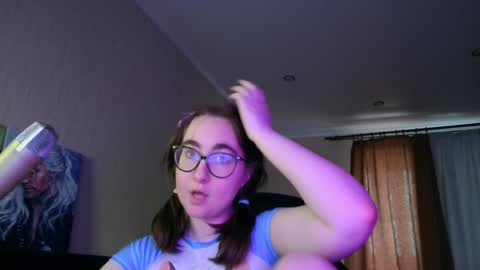 If you like it when I meow give me a thumbs up online show from January 2025 01:16:02 PM