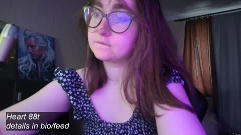 If you like it when I meow give me a thumbs up online show from February 2025 01:01:01 PM