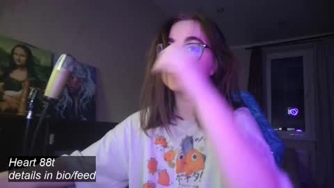 If you like it when I meow give me a thumbs up online show from February 2025 05:44:01 PM