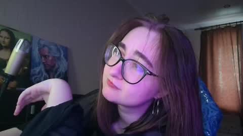 If you like it when I meow give me a thumbs up online show from February 2025 01:18:02 PM