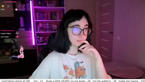 Snapshot of el_sweety chatting on July 2026 02:19:01 PM If you like it when I meow give me a thumbs up online show from July 2026 02:19:01 PM