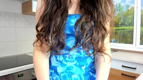 Snapshot of elaanna chatting on October 2025 06:54:01 AM Ela online show from October 2025 06:54:01 AM