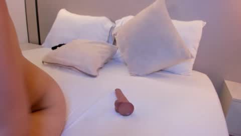 elara_bloom_ online show from February 2026 07:36:01 PM