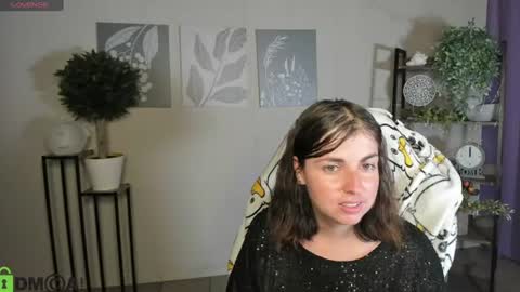 Snapshot of elara_starfall chatting on July 2026 05:45:02 AM Marta online show from July 2026 05:45:02 AM