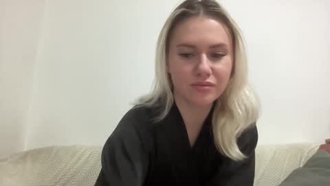 elaraluxxxe online show from November 2025 02:49:02 PM