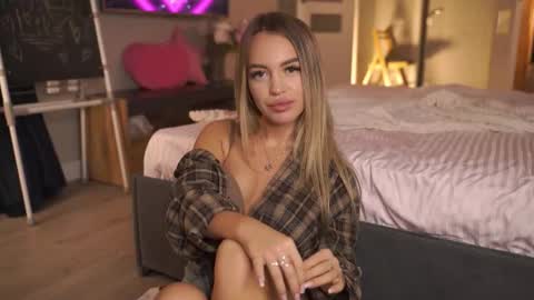 Eleanora online show from March 2026 06:37:01 PM