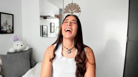 Electra- Please help me reach 100 likes online show from April 2026 09:59:02 PM