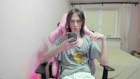 Snapshot of eleganc3 chatting on October 2025 09:10:02 PM eleganc3 online show from October 2025 09:10:02 PM