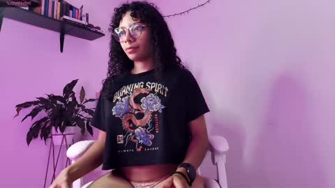 Snapshot of elektra_williams chatting on February 2025 01:21:02 AM elektra_williams online show from February 2025 01:21:02 AM