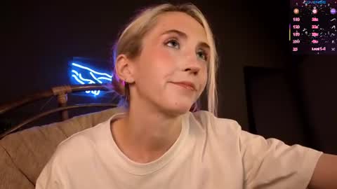 Snapshot of elen__moore chatting on July 2026 05:16:02 AM Elen online show from July 2026 05:16:02 AM