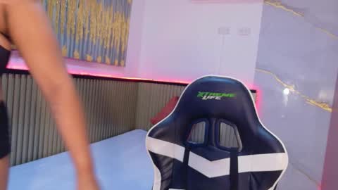 elena_wolff online show from November 2025 12:15:01 PM