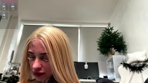 Mia online show from April 2026 01:38:01 PM